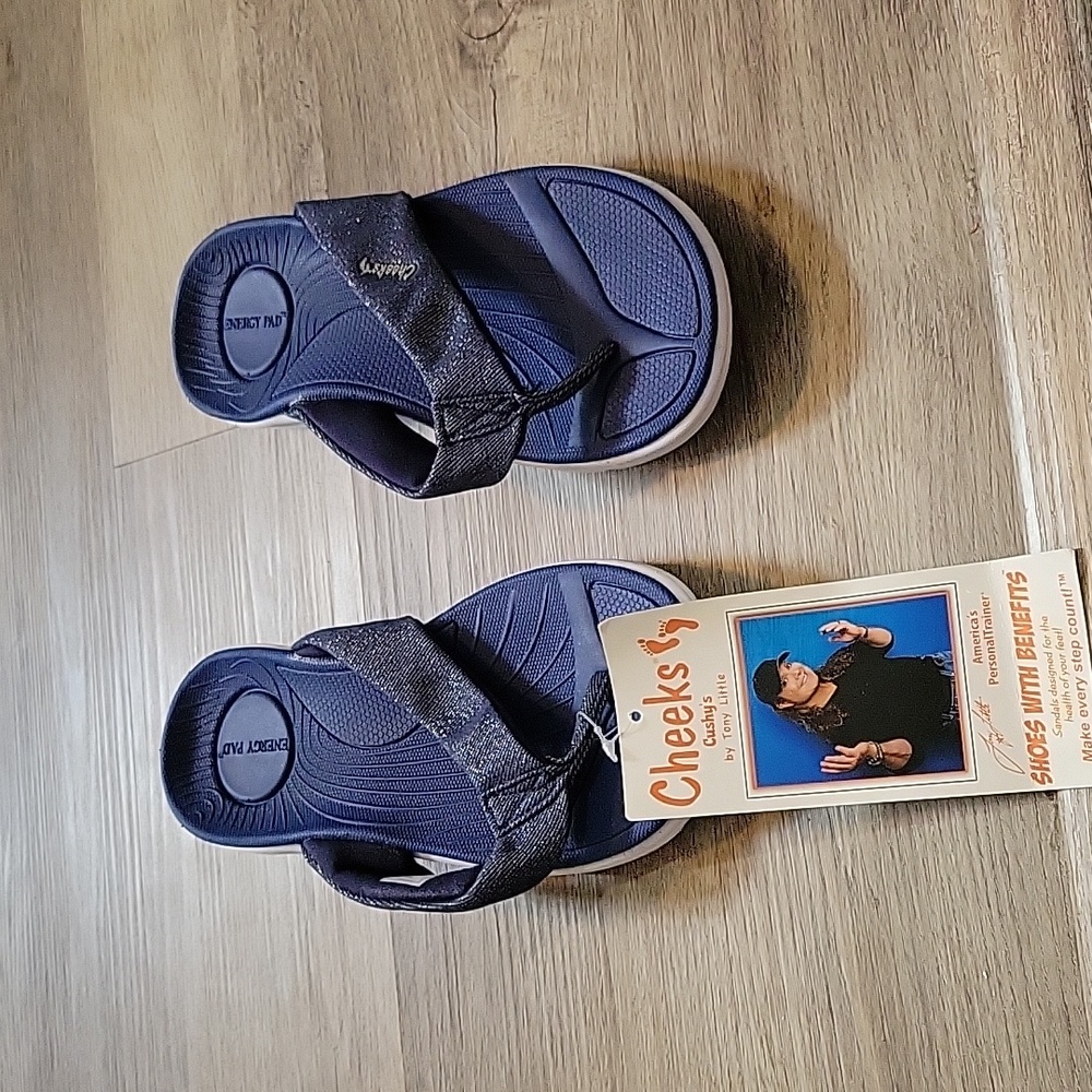 Cheeks Cushy's blue sandals 7 wide